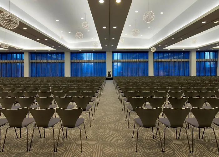 Hotel Radisson Blu Aqua Hotel, 4*