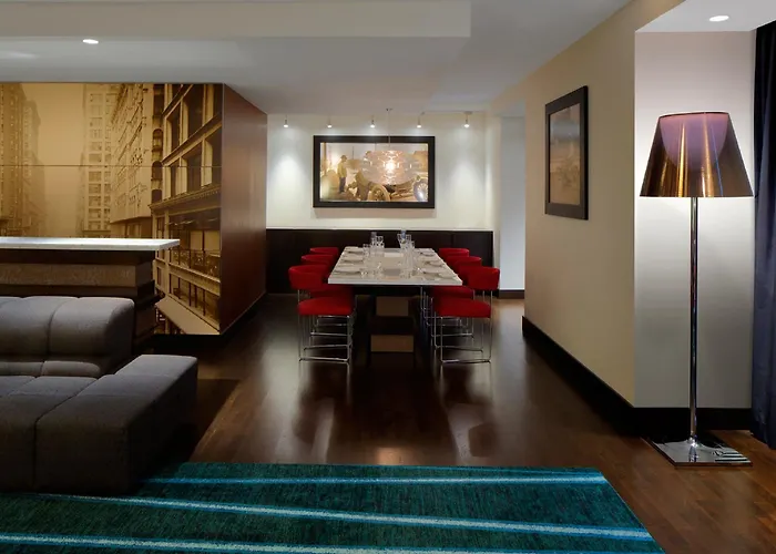 Radisson Blu Aqua Hotel, Hotel Chicago