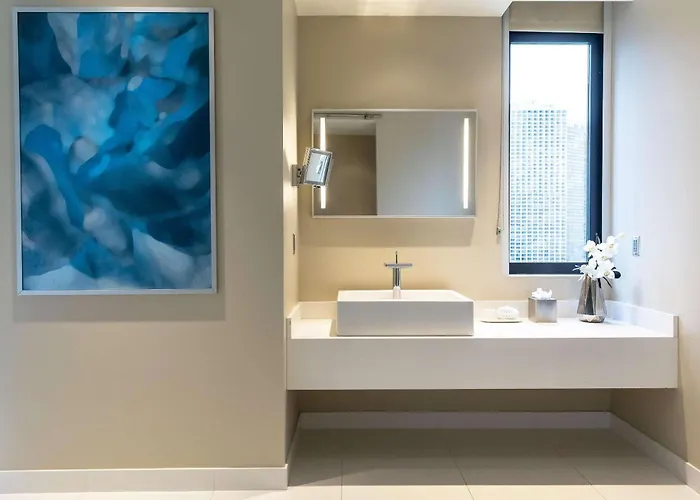 Radisson Blu Aqua Hotel, 4*