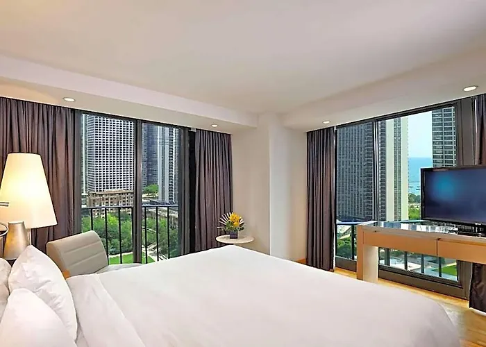 Radisson Blu Aqua Hotel, 4*