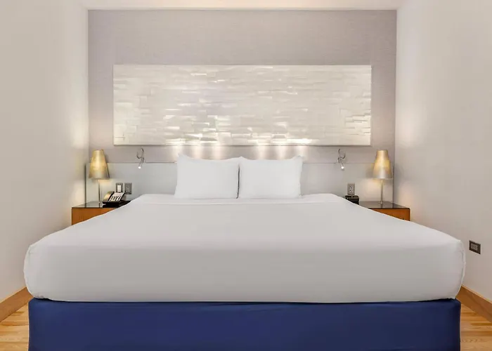 Radisson Blu Aqua Hotel, Hotel