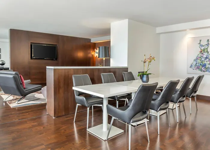 Radisson Blu Aqua Hotel, 4* Chicago