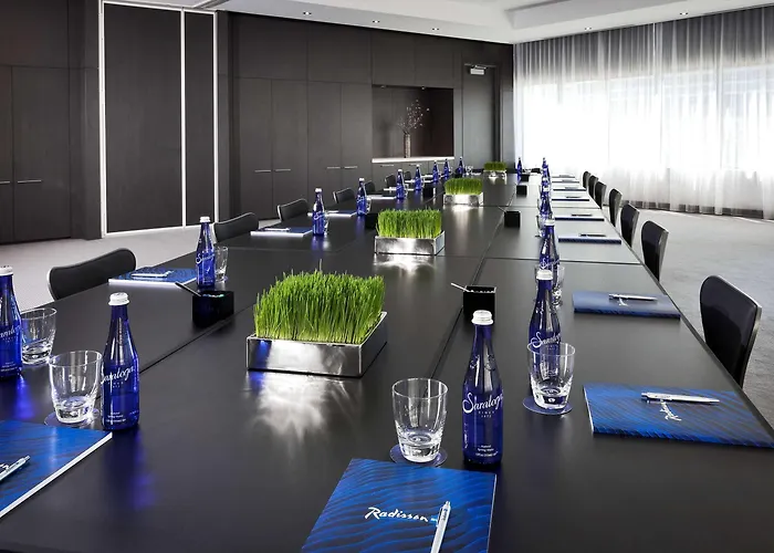 Radisson Blu Aqua Hotel, Chicago